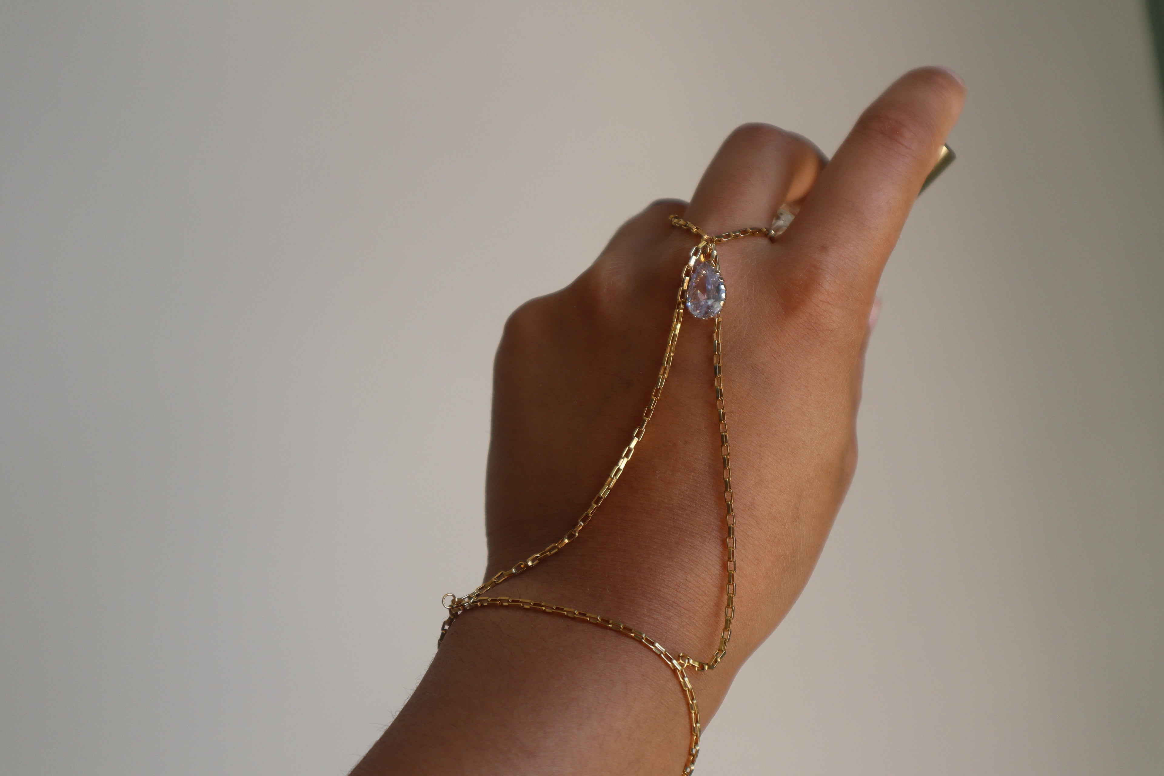 BIJOU DE MAIN MYRIAM